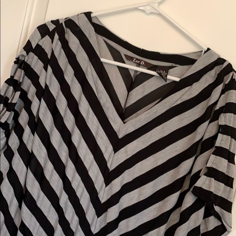 Zoe D knit top.